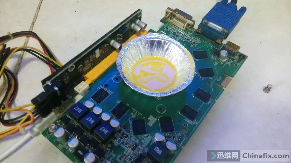 影驰gtx1060热量爆表，满载温度高达200摄氏度  第3张