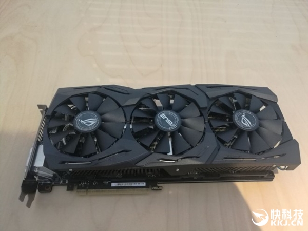 gtx1080非公版显卡：外观惊艳，性能超群，让你的电脑焕发新生