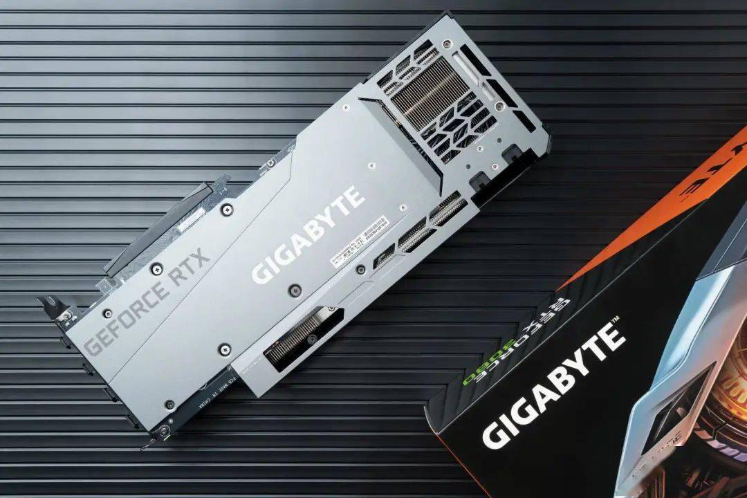 技嘉gtx980：水冷散热，性能超群  第3张