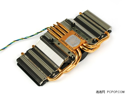 七彩虹gtx780igame：性能狂潮，散热如虹，接口丰富多彩  第2张