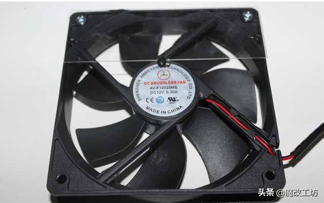 500W强劲动力，稳定可靠的gtx550ti额定电源  第1张