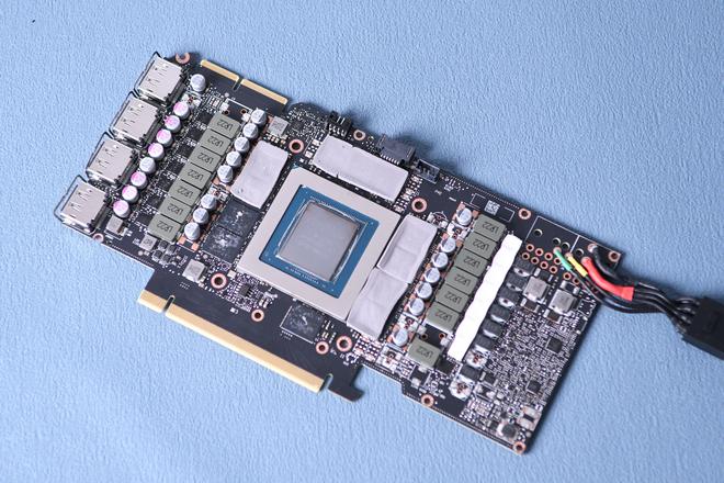 七彩虹gtx650ti外壳拆解评测：炫酷外观、简单拆解、强劲性能全面对比  第8张