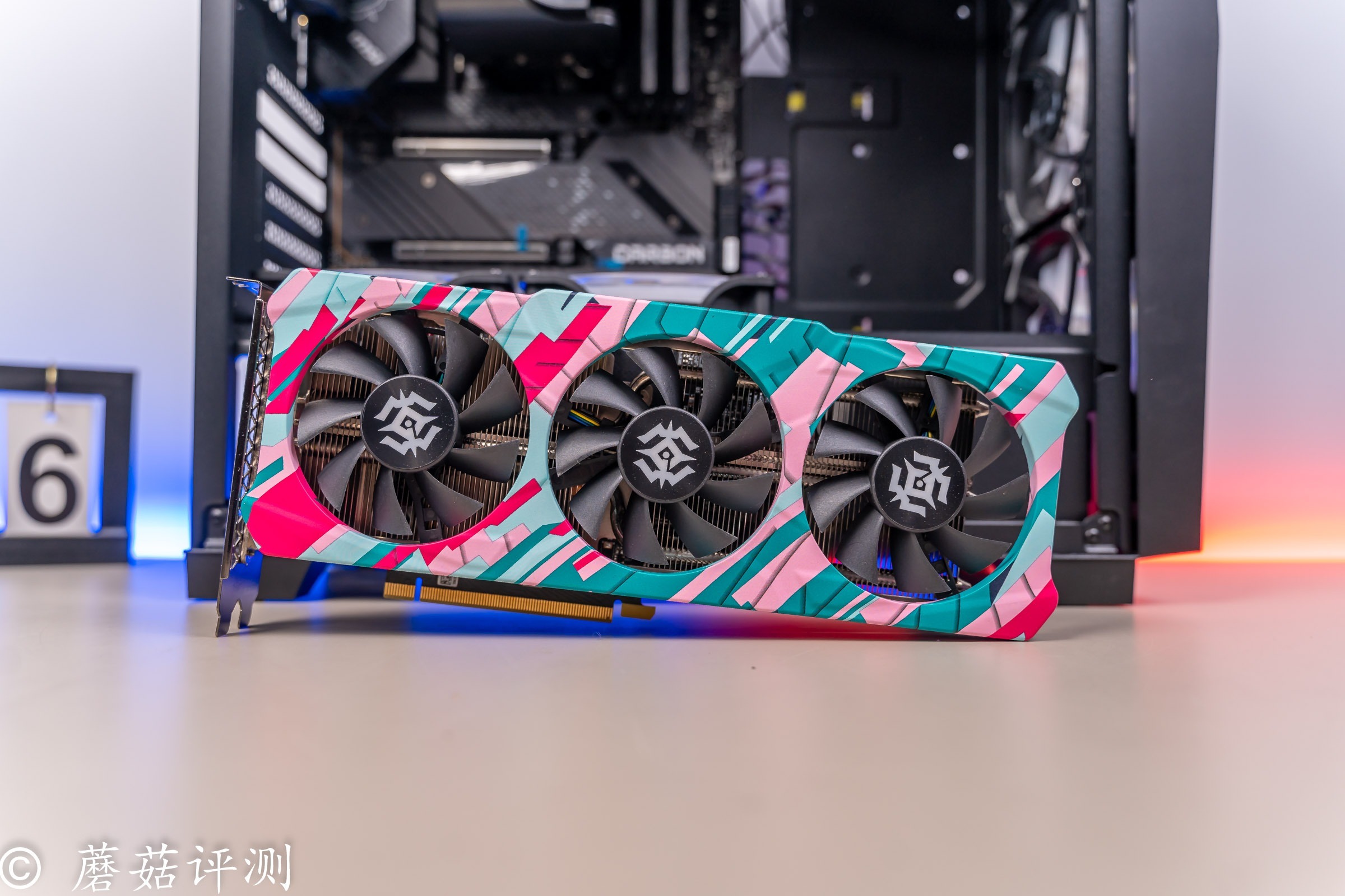 全新七彩虹gtx1080ti水冷：性能狂飙，光效绚丽，运行静谧  第1张