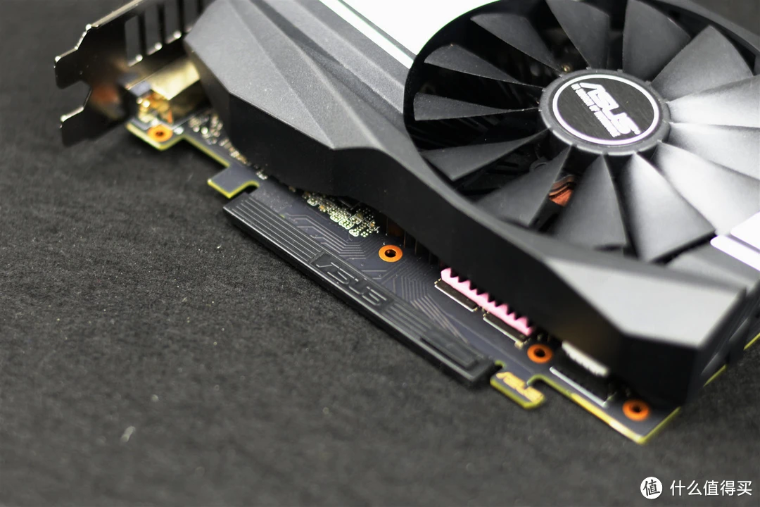 小巧玲珑，畅享游戏：gtx1080公版尺寸揭秘