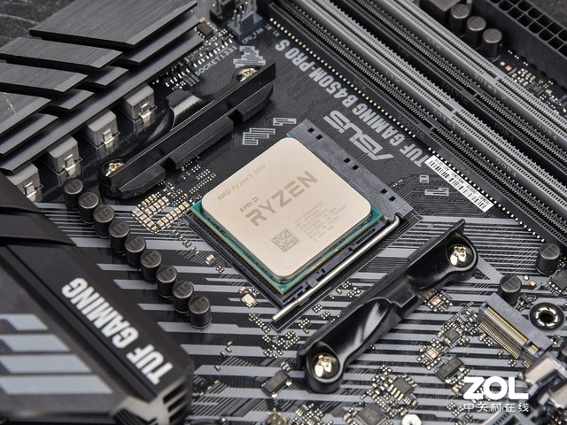 AMD Ryzen™ 7 3700X Ryzen 3700X：游戏性能惊艳、多线程任务轻松应对  第3张