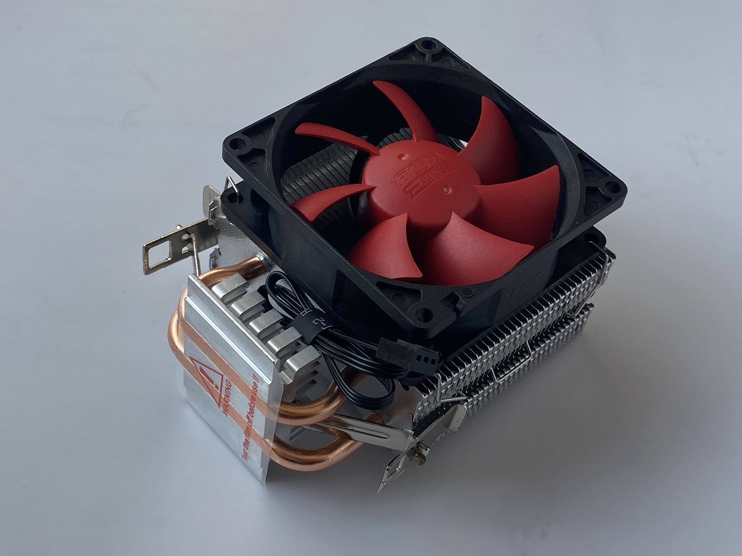 FX-8350 with Wraith cooler AMD全新FX-8350处理器搭配Wraith散热器：散热静音双杀，电脑性能再升级  第1张