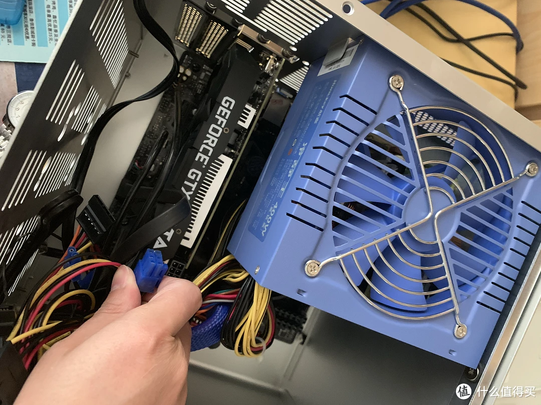 影驰GTX750虎将外接电源，游戏爱好者的不二选择  第1张