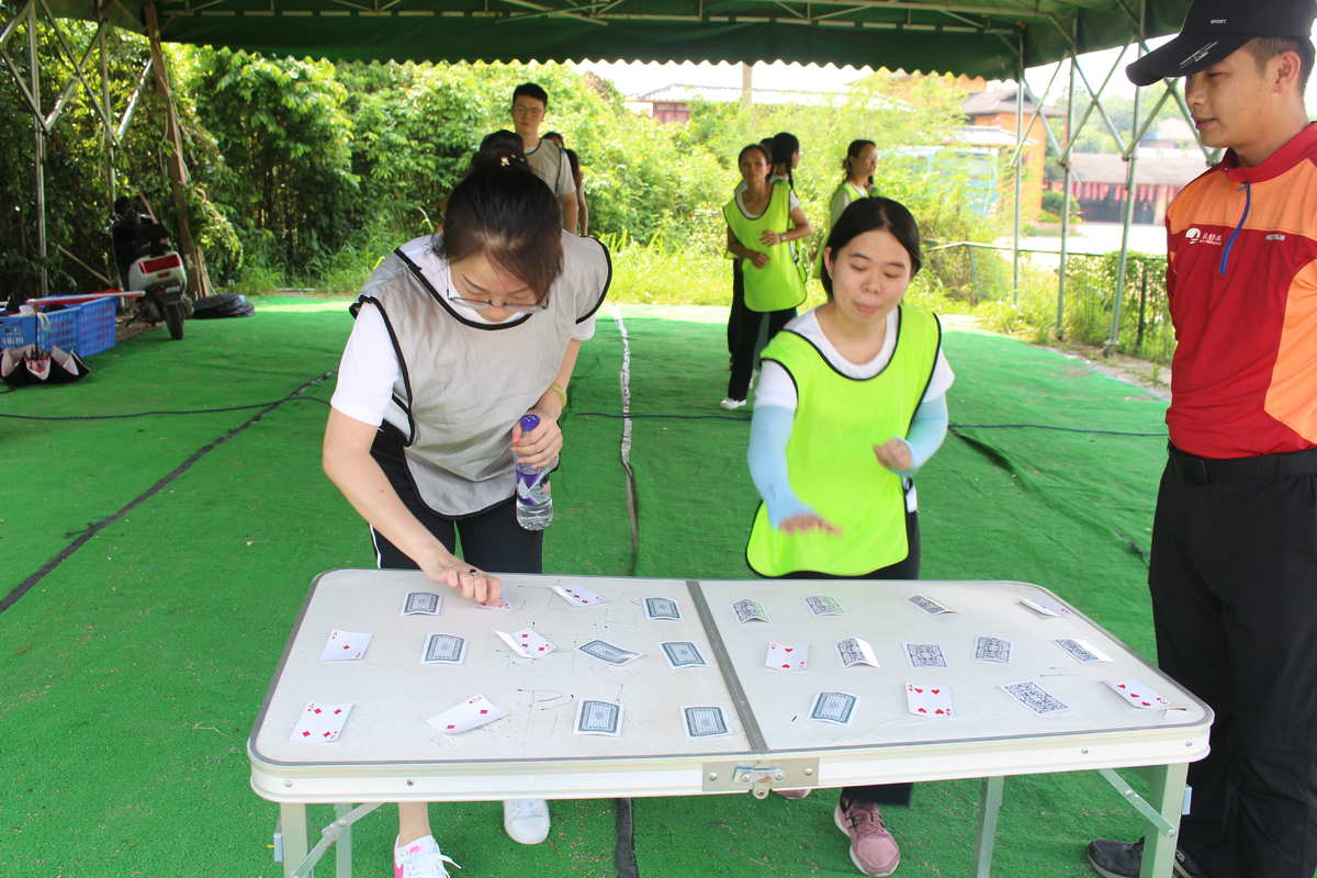 教务主任亲身参与cf战场活动，如何锻炼学生团队合作能力？  第4张