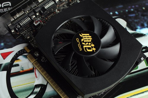 GTX780：简洁大方的外观设计，典范性能表现  第2张