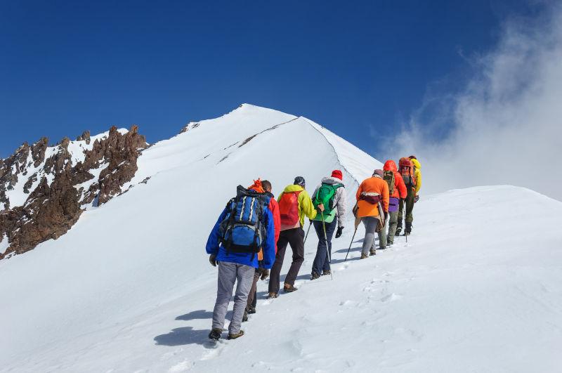 攀登中国神山，我与队友共同征服玉龙雪山巅  第6张