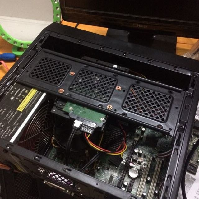 七彩虹gtx1050供电接线 电脑狂热者的七彩虹GTX 1050接线冒险：操作如解谜，体验如探险  第2张