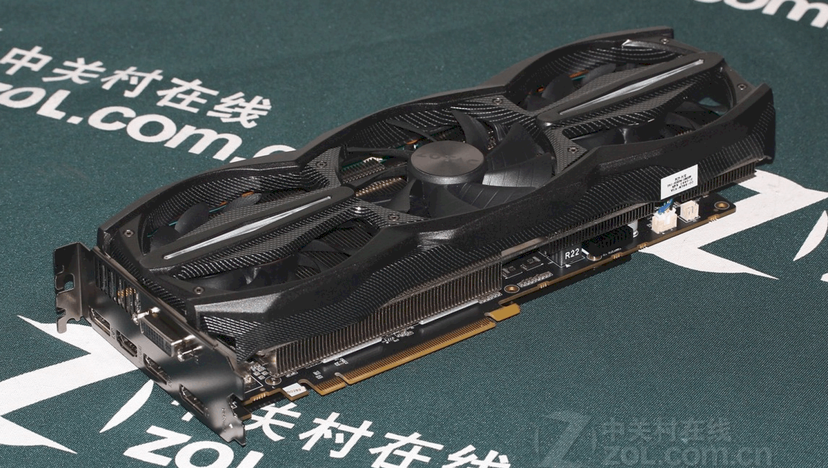 震撼！七彩虹GTX 980：顶级性能，畅享游戏快感  第2张