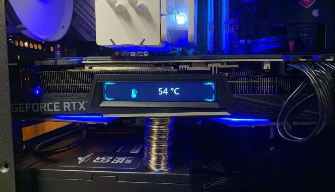 霸气外观，畅玩游戏，9800GTX DX10显卡带你体验高清视听盛宴  第4张