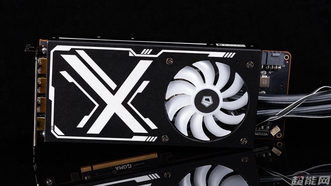 七彩虹GTX 980Ti水冷显卡装配机组装：性能狂飙，散热超给力