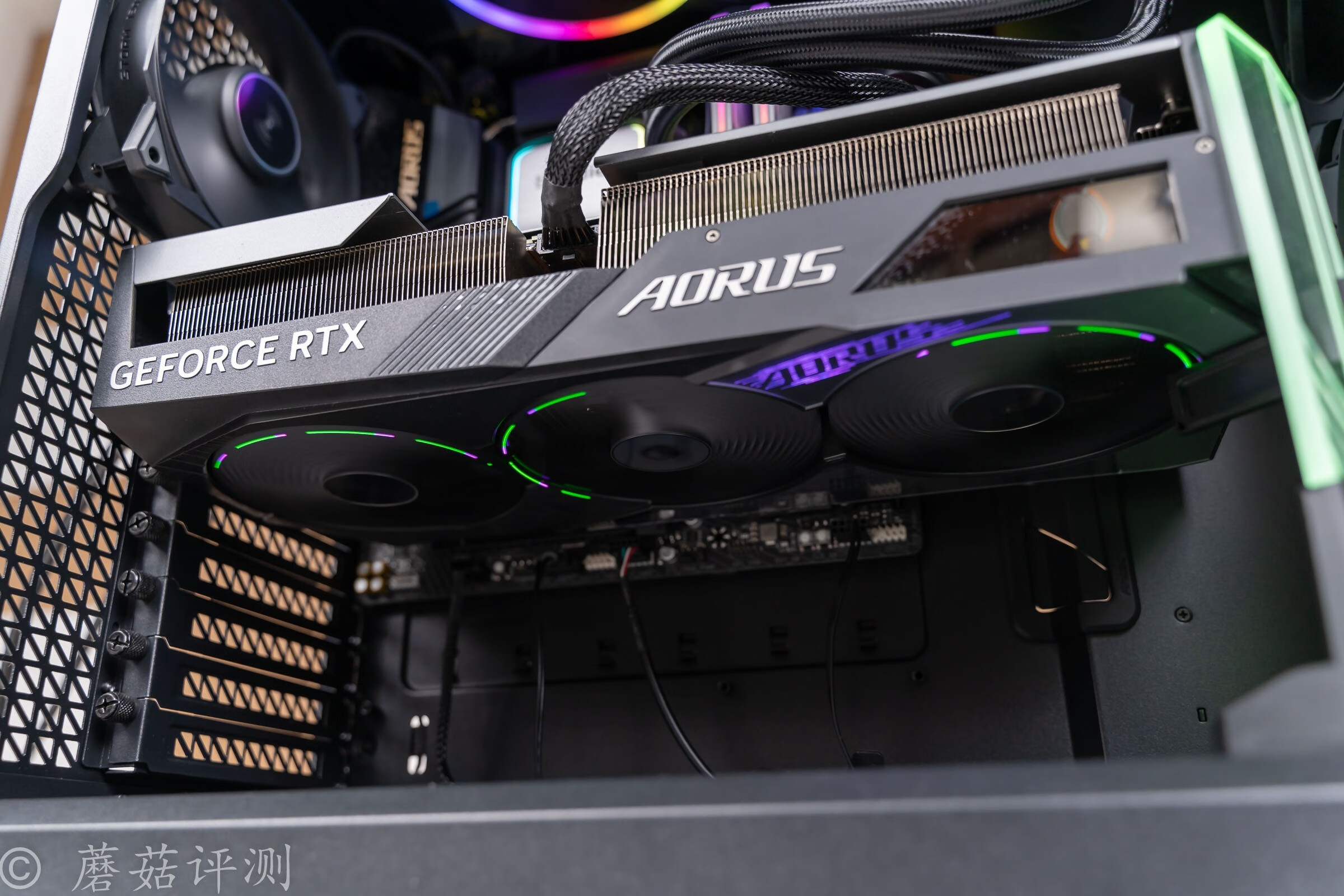 双路GTX 1080 SLI：游戏性能翻倍，震撼4K画质  第2张