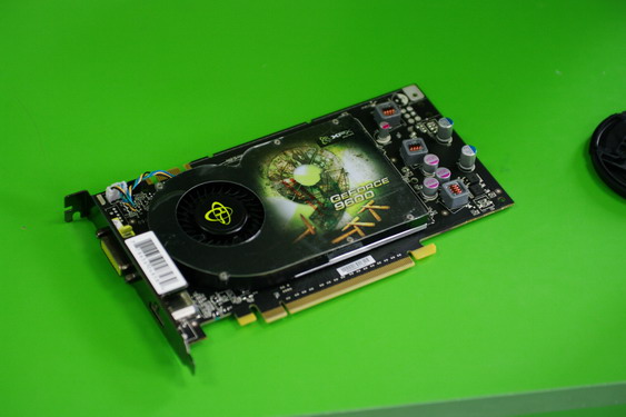 GTX 580显卡散热升级攻略，非公版散热器值得选购吗？  第5张