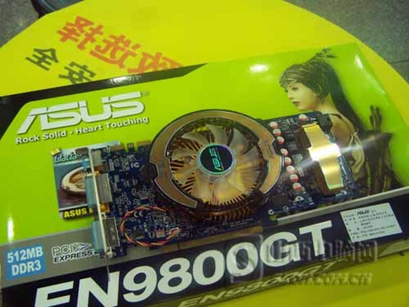 GTX 680显卡电容实力大揭秘，游戏中的超级英雄  第1张