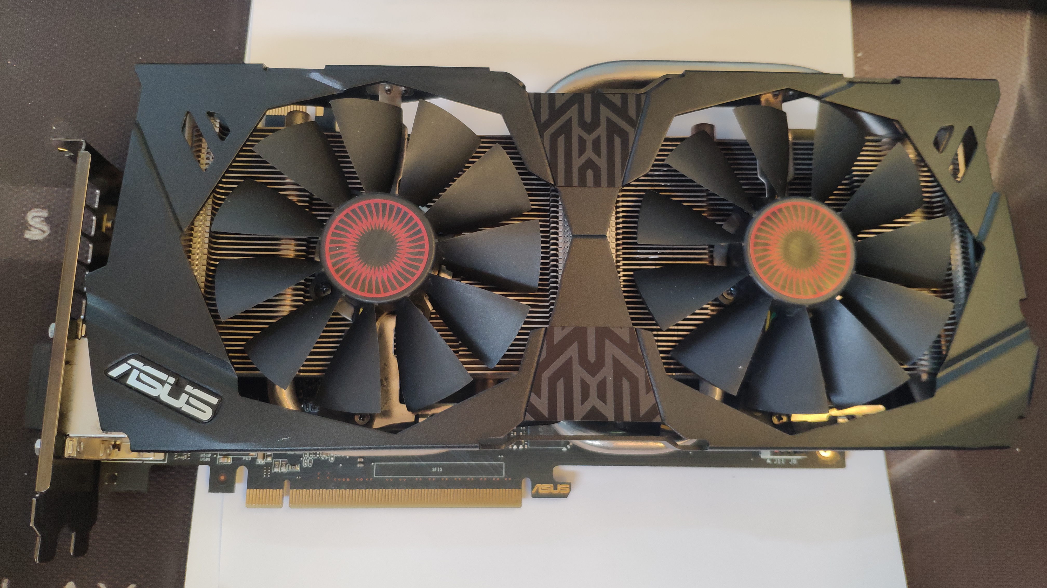 GTX480显卡：性能惊艳，能耗出色，散热更优  第1张