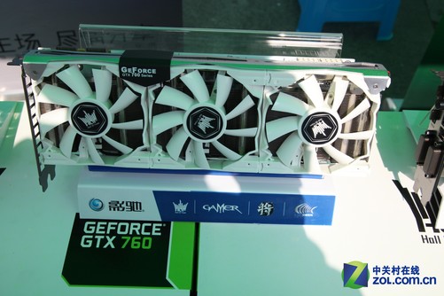 驰影GTX 770名人堂短显卡：黑金高雅，静音散热，强劲性能  第7张