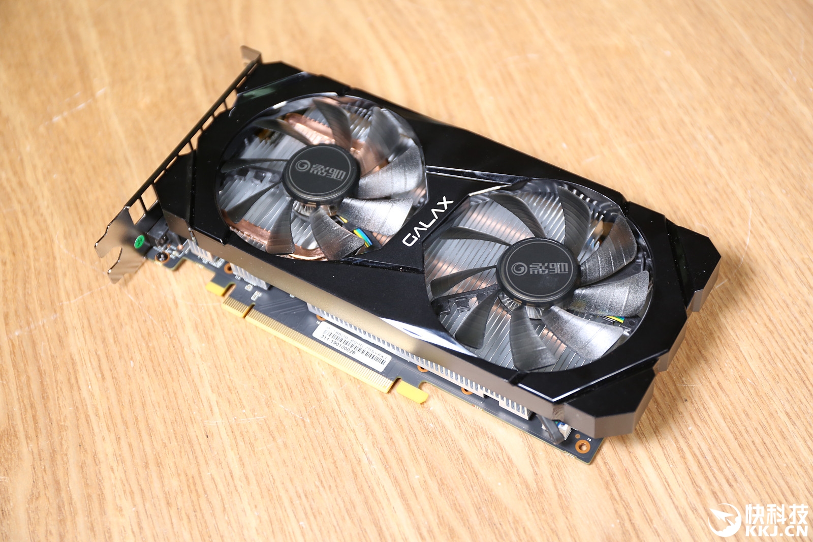 影驰GTX970：游戏性能燃爆，散热超给力  第3张