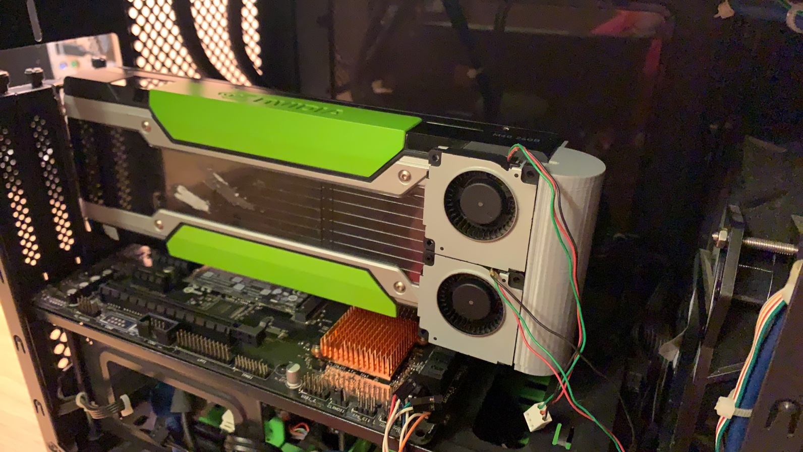 探秘NVIDIA GTX 580 SLI：游戏绘图双卡交火系统的极致性能  第3张