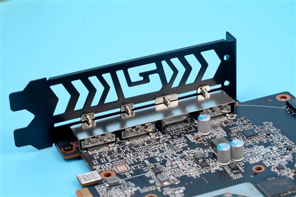 GTX470：经典显卡重现！游戏表现如何？  第1张