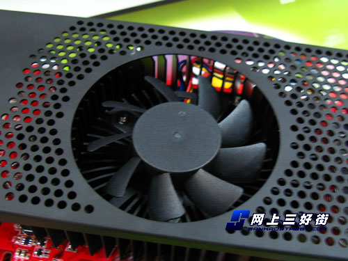 R9 285 vs GTX960：游戏性能对比，谁更胜一筹？  第4张