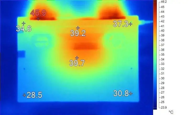GTX 560显卡炸裂揭秘：温度成隐患，散热系统应对不及？