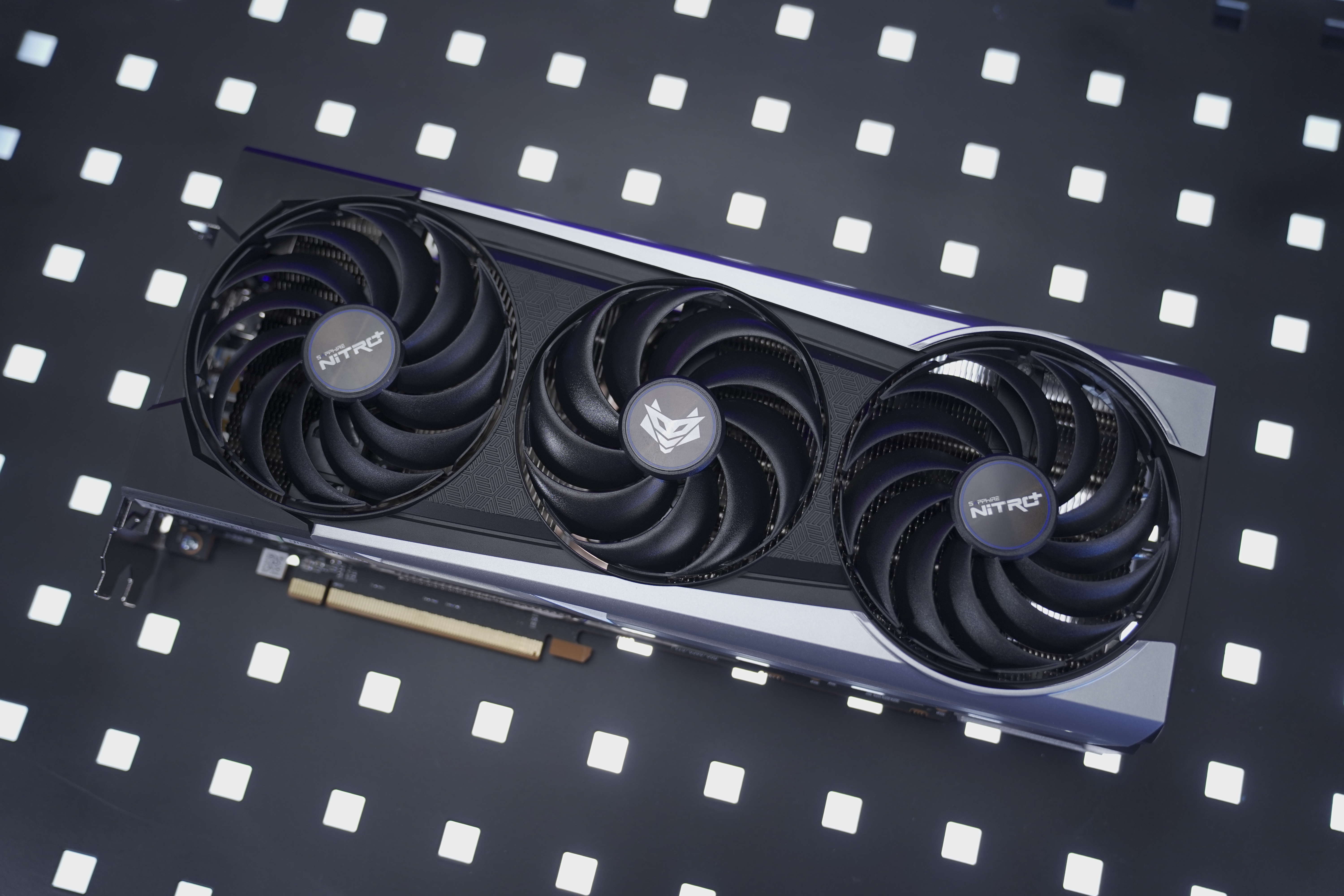 GTX 970显卡大揭秘：公版VS非公版，性能究竟谁更强？  第4张