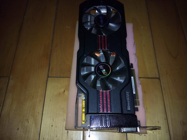 华硕GTX 960三风扇显卡：游戏新利器  第1张