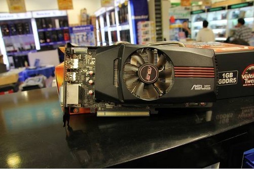 华硕GTX 960三风扇显卡：游戏新利器  第2张