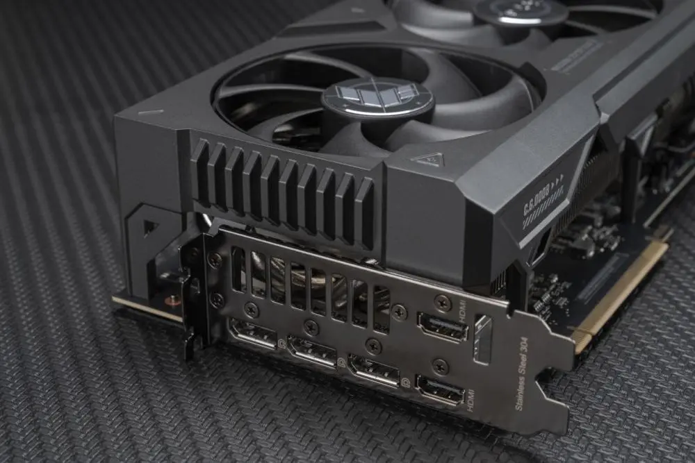 华硕GTX650：黑金外观 多轮性能测试 高效散热静音运行  第3张