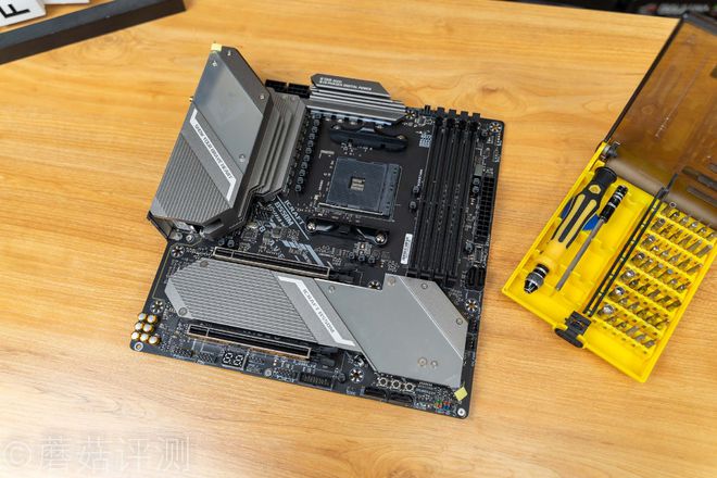 揭秘GTX 460SE显卡最佳主板选择  第1张