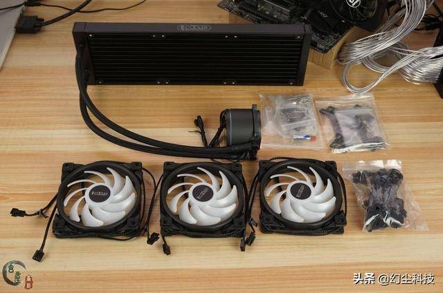 华硕ROG GTX 980 Ti水冷显卡：性能超群，散热惊艳，游戏新体验  第2张