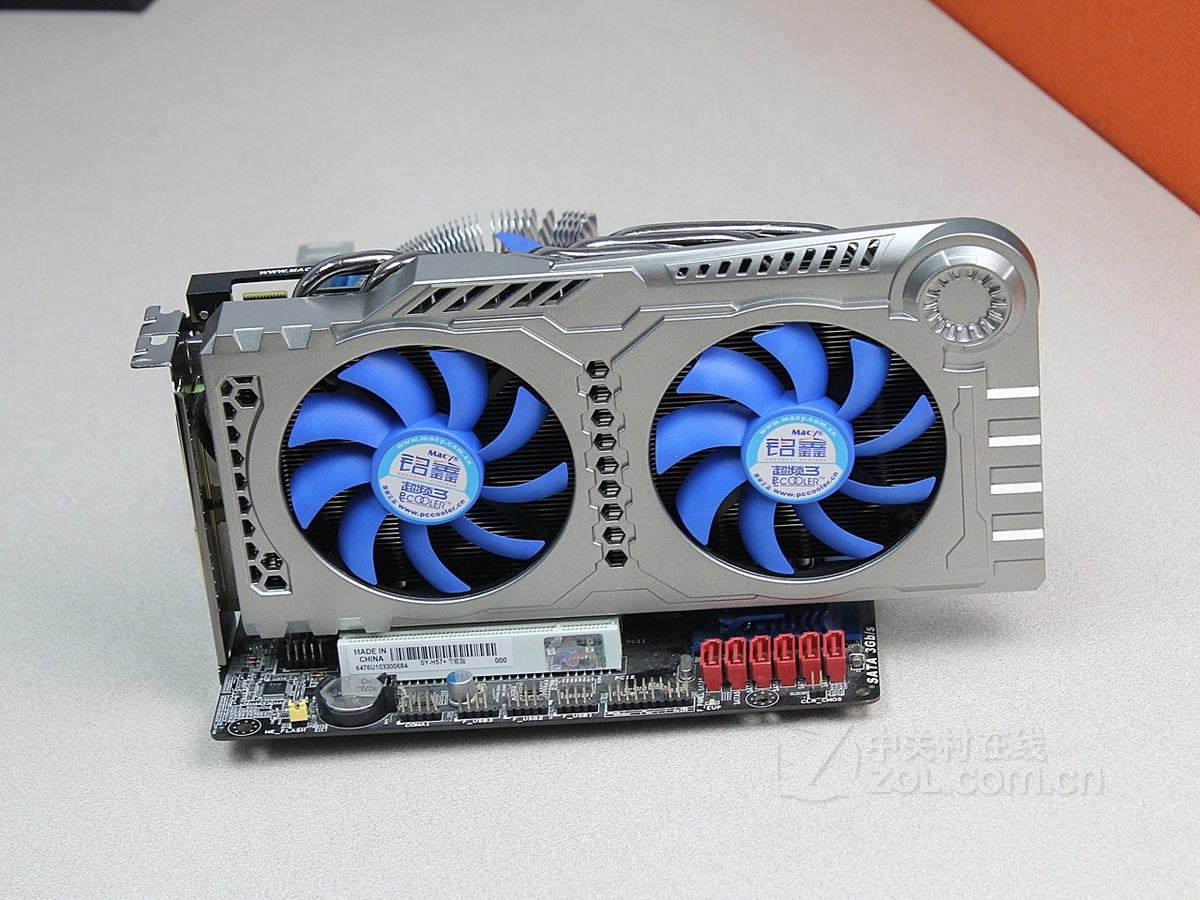 铭鑫视界风GTX560：电竞新利器，游戏世界为之沸腾  第1张