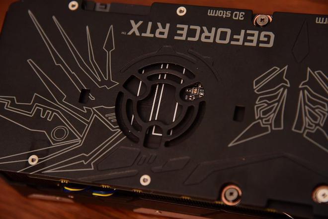 GTX1080公版显卡：性能巅峰下隐藏的尺寸秘密  第1张