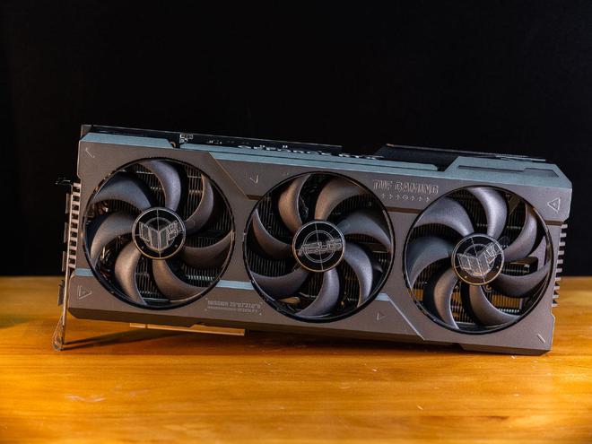 全面评析华硕GTX1080Ti：性能超群，散热高效，功耗节能