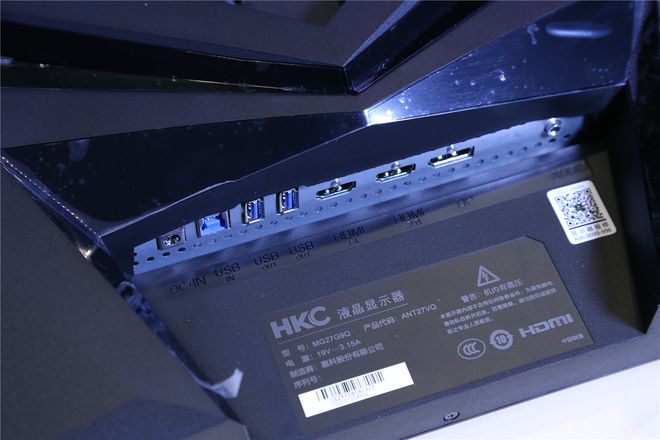 影驰GTX960显卡：性能卓越、接口设计独特，详解DisplayPort重要性及配备情况  第3张