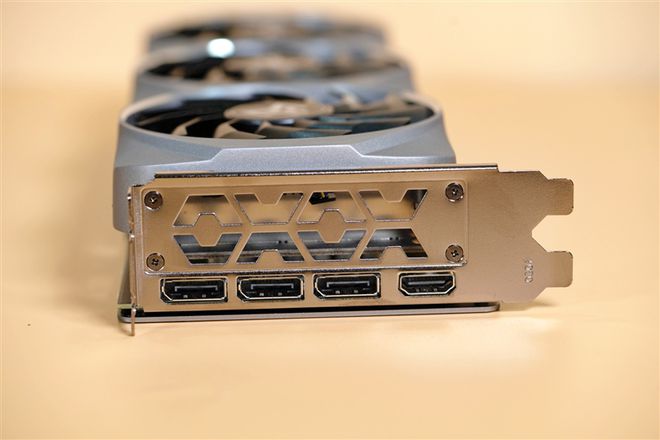 影驰GTX 560 Ti 2G显卡：性能超强，稳定可靠，让你爱不释手  第2张