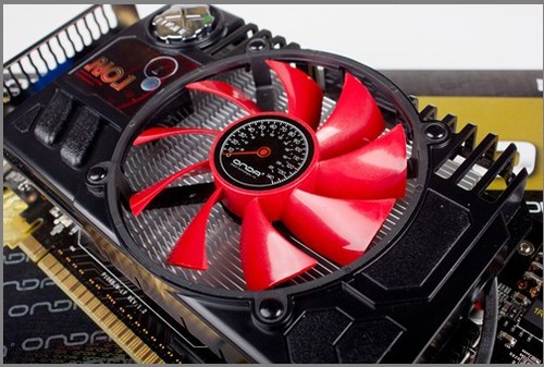 揭秘GTX 780显卡：公版与非公版大PK，谁更胜一筹？  第3张