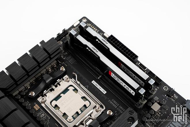 GTX 1040 SLI技术解密：双卡联动，游戏设计如虎添翼